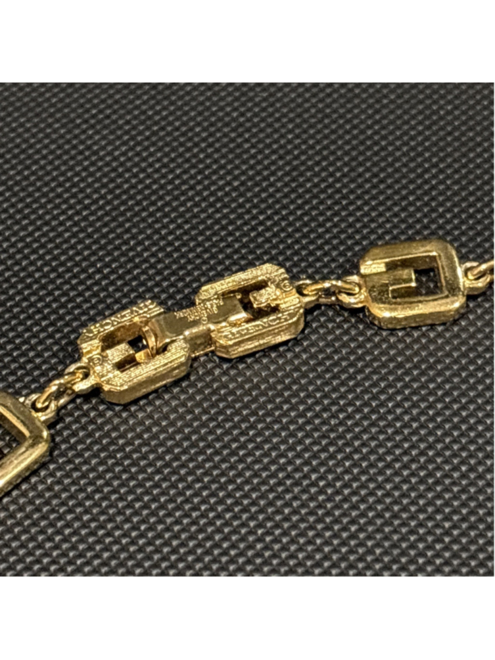 GIVENCHY G Logo Women Unisex Necklace Gold 39cm Used - Picture 3 of 12